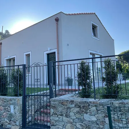 Casa de Férias Villino Panoramico Finale Ligure