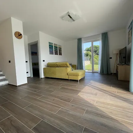 Villino Panoramico 度假居 菲纳莱利古雷