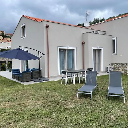 Villino Panoramico 度假居 菲纳莱利古雷